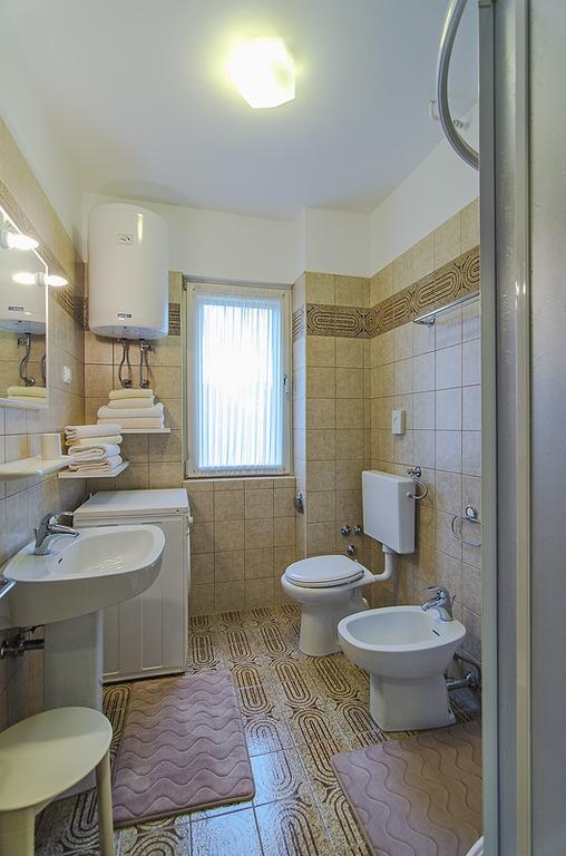 Apartments Lada 1217 Premantura Kültér fotó